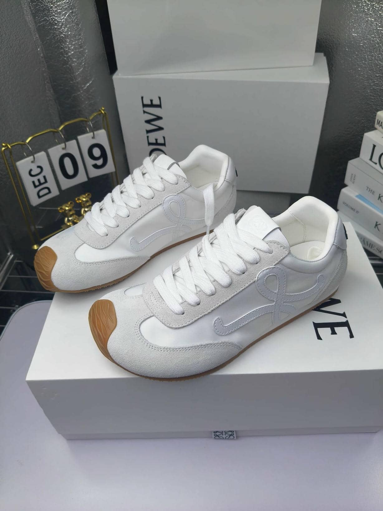 Loewe classic Sneaker 2-001